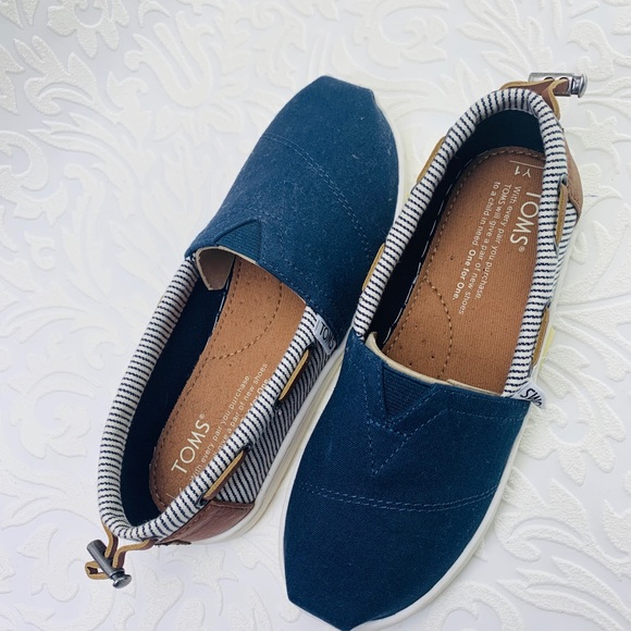 Toms Bimini navy canvas stripes youth slip on - Picture 2 of 8